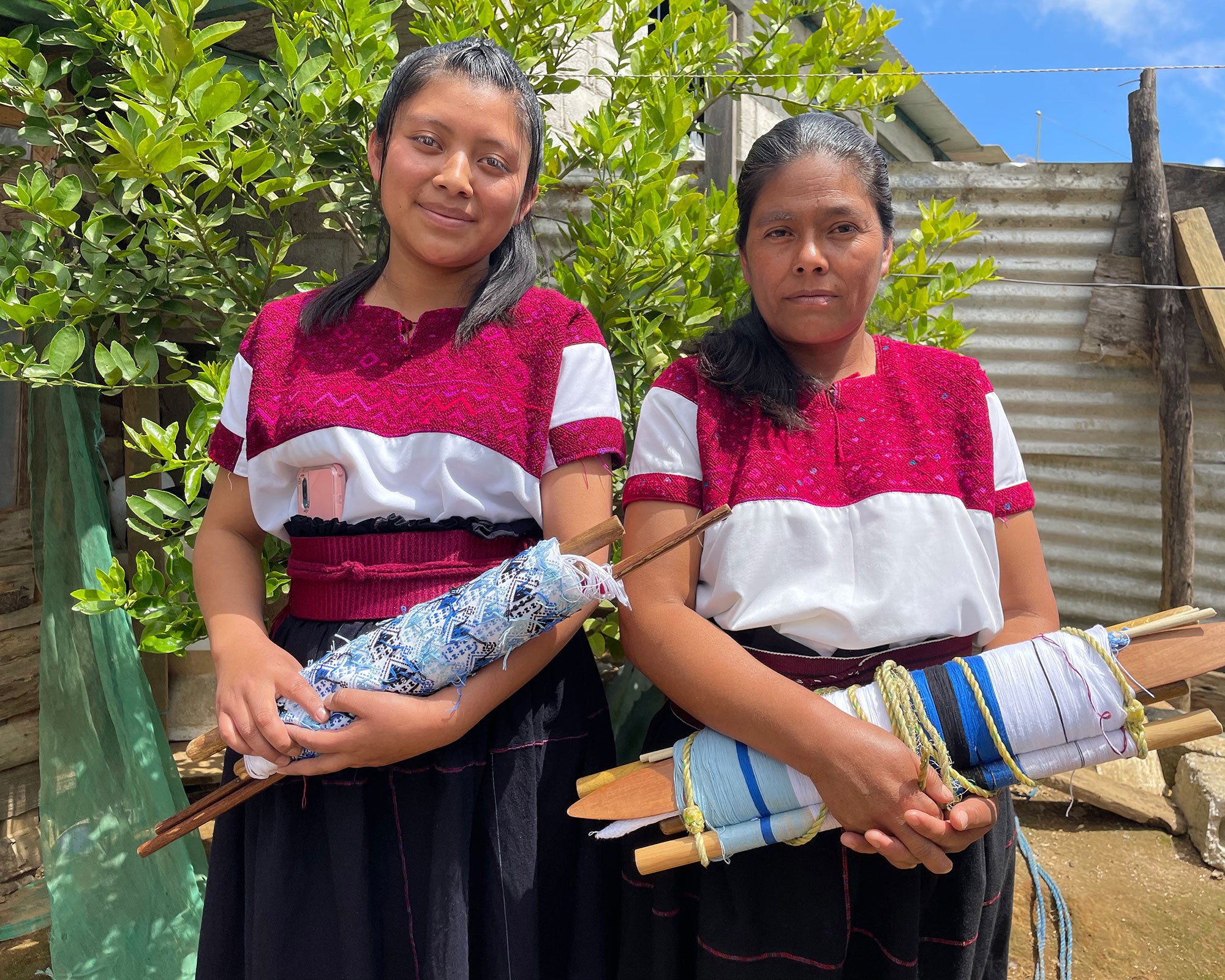 Nayeli Gonzalez & Martha Hernández, San Andrés Larrainzar, Chiapas